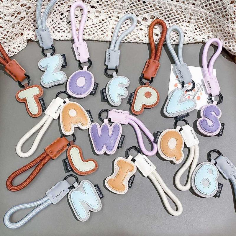 Брелок из искусственной кожи с – обзор и цена Monogram Keychain Leather
