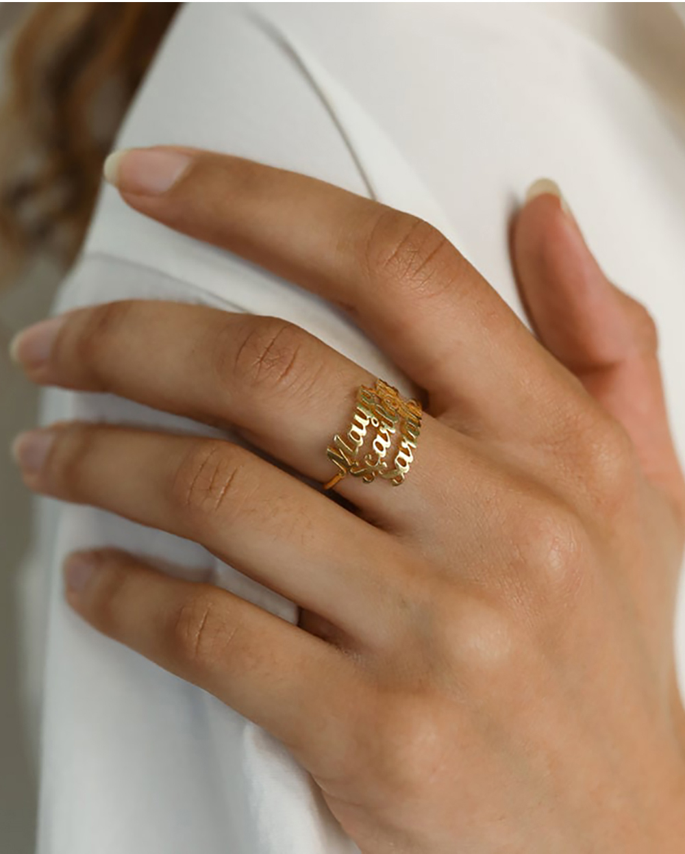 Индивидуальное кольцо с именем – обзор и цена Initial Ring Custom